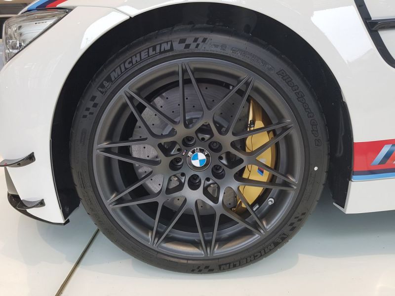 BMW-M4-Latitude-Automobiles-18