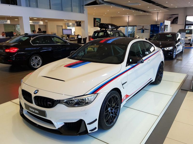 BMW-M4-Latitude-Automobiles